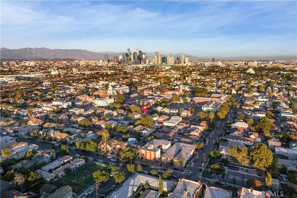 2641 S Catalina Street, Los Angeles, California 90007 home-pic-35