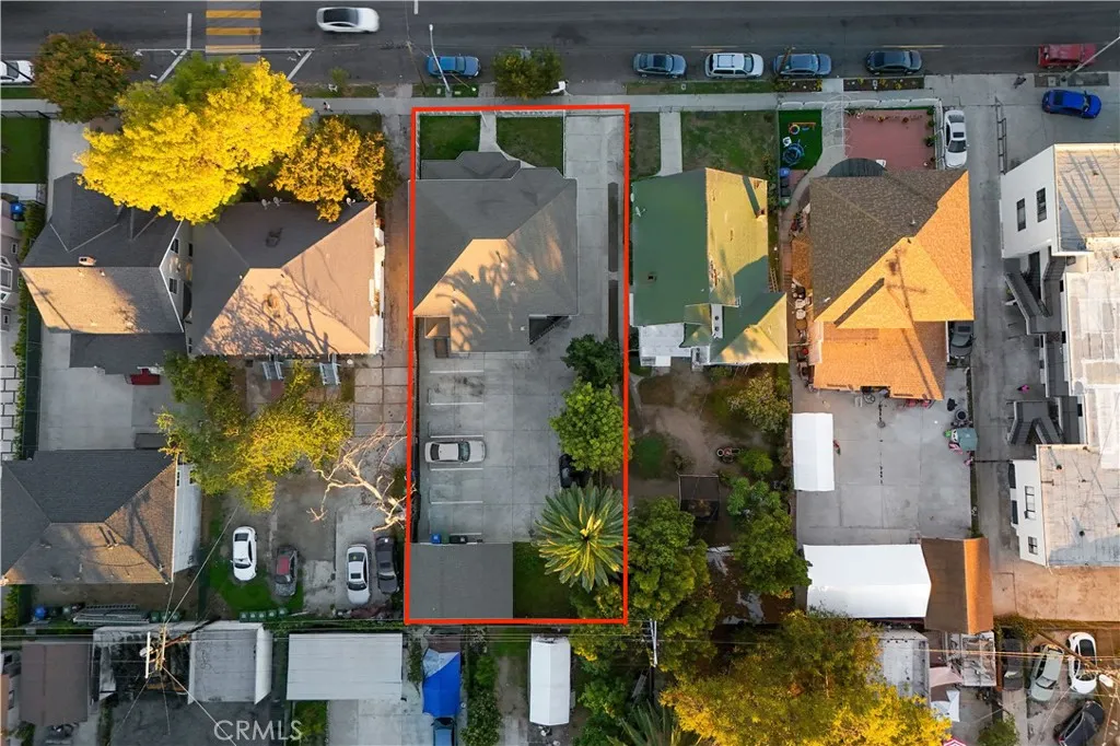 2641 S Catalina Street, Los Angeles, California 90007 home-pic-37