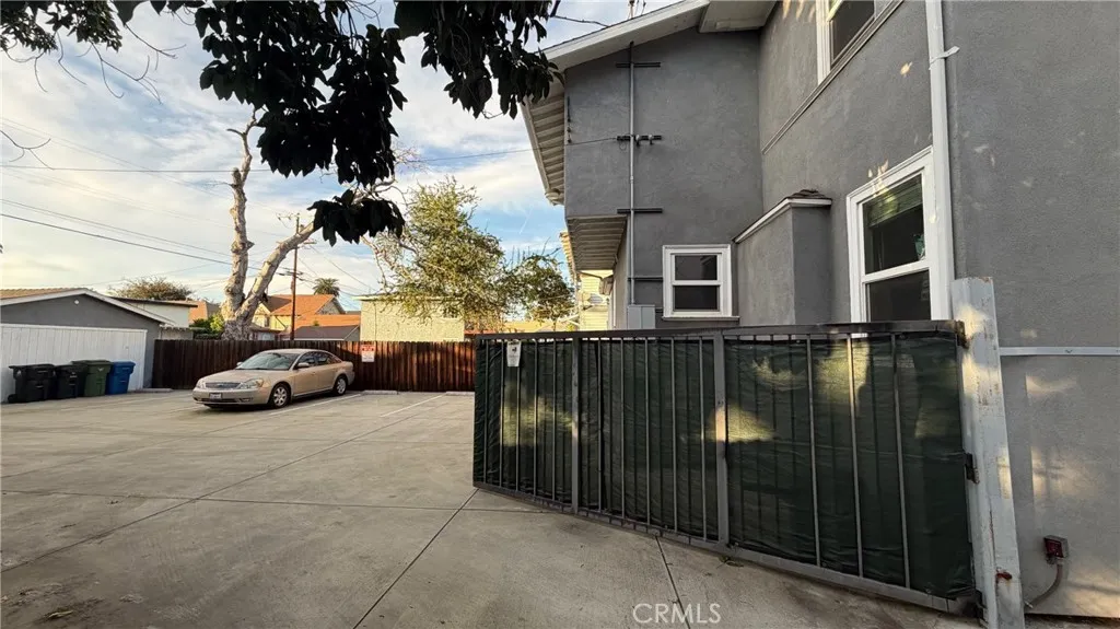 2641 S Catalina Street, Los Angeles, California 90007 home-pic-31