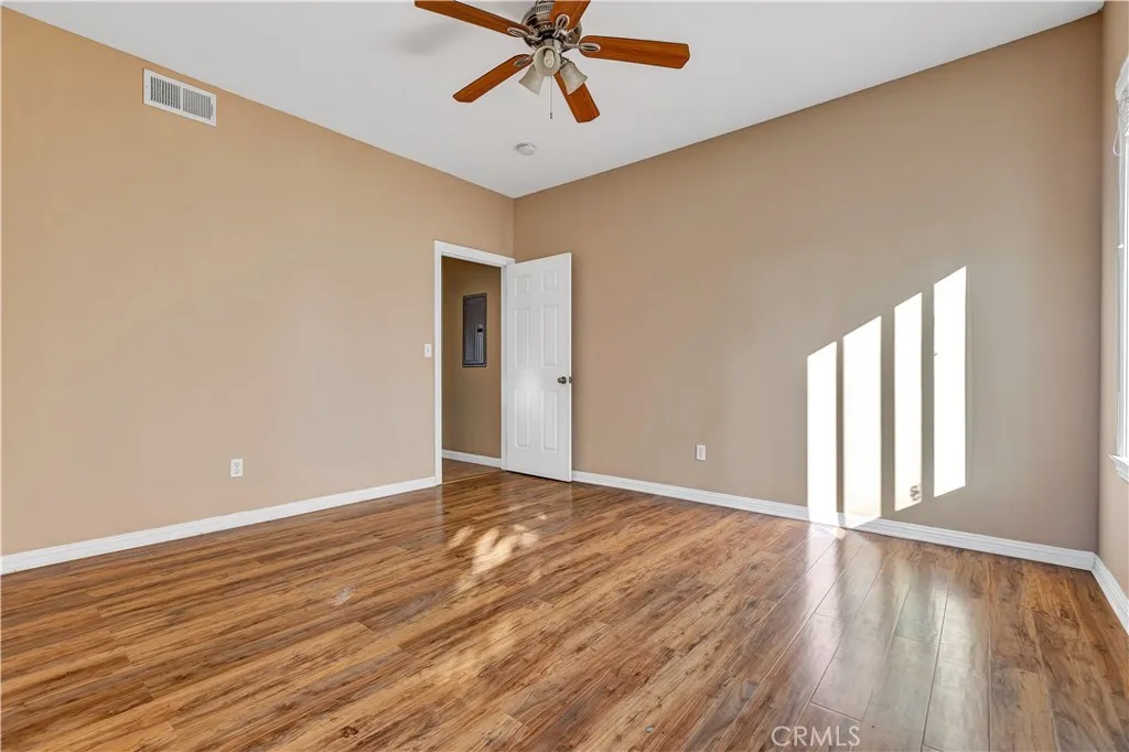2641 S Catalina Street, Los Angeles, California 90007 home-pic-12