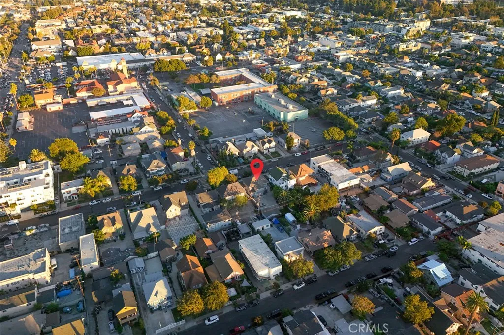 2641 S Catalina Street, Los Angeles, California 90007 home-pic-36