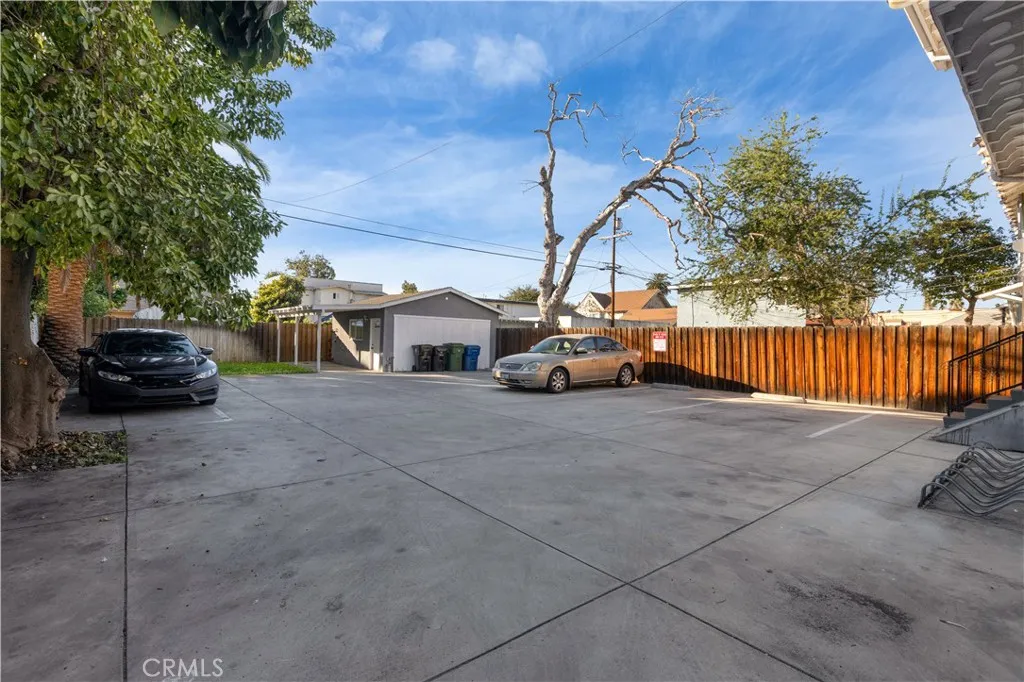 2641 S Catalina Street, Los Angeles, California 90007 home-pic-22