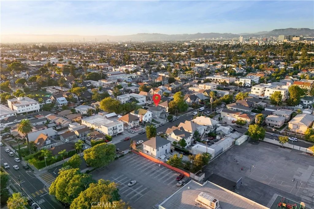 2641 S Catalina Street, Los Angeles, California 90007 home-pic-34