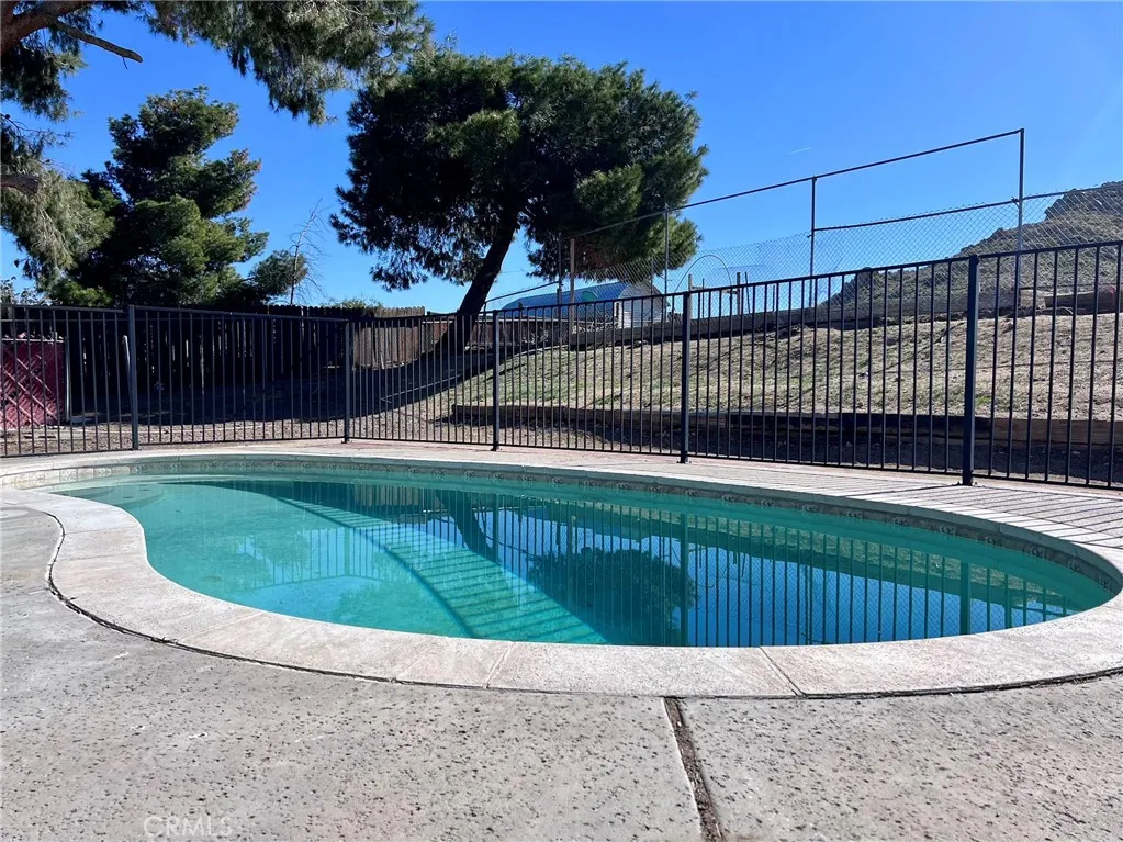 40020 176th Street E, Palmdale, California 93591 home-pic-4