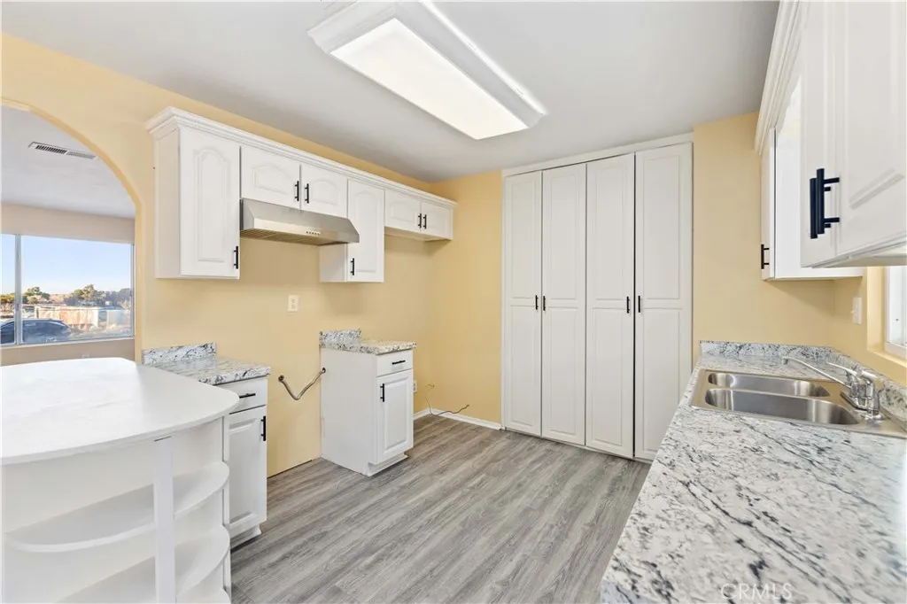 40020 176th Street E, Palmdale, California 93591 home-pic-10