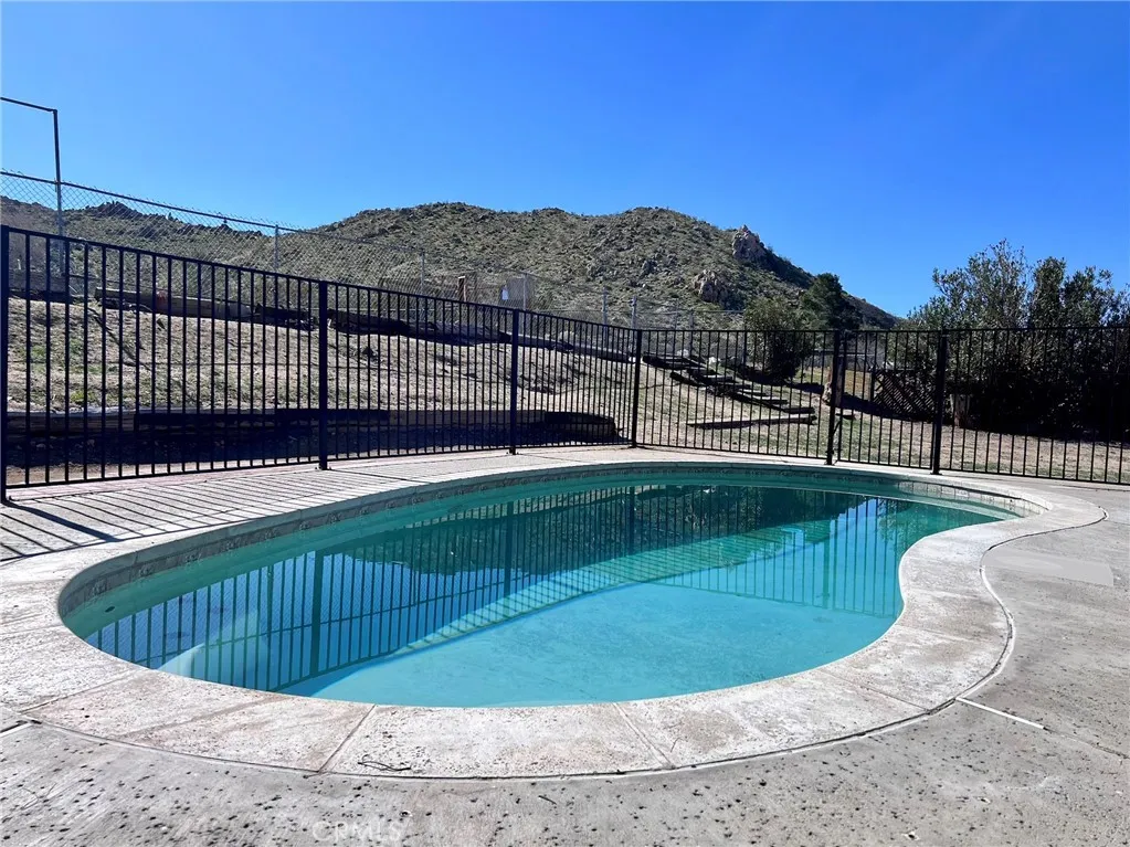 40020 176th Street E, Palmdale, California 93591 home-pic-3