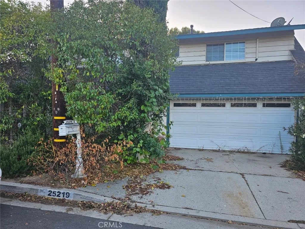 25219 Vermont Dr., Newhall, California 91321 home-pic-2