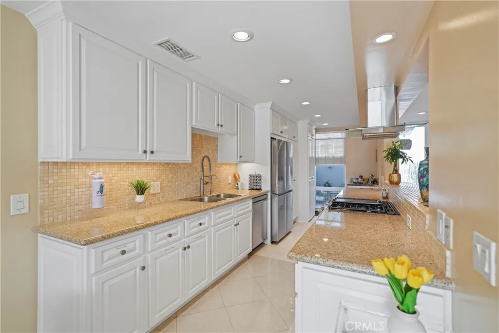 3954 Aladdin Drive, Huntington Beach, California 92649 home-pic-18