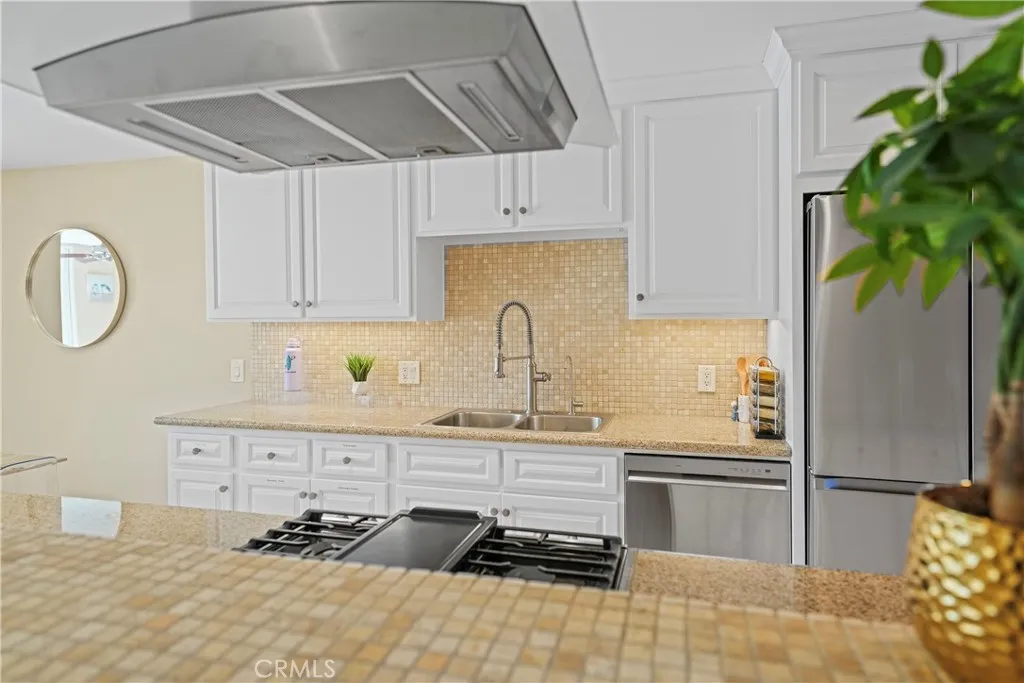3954 Aladdin Drive, Huntington Beach, California 92649 home-pic-9