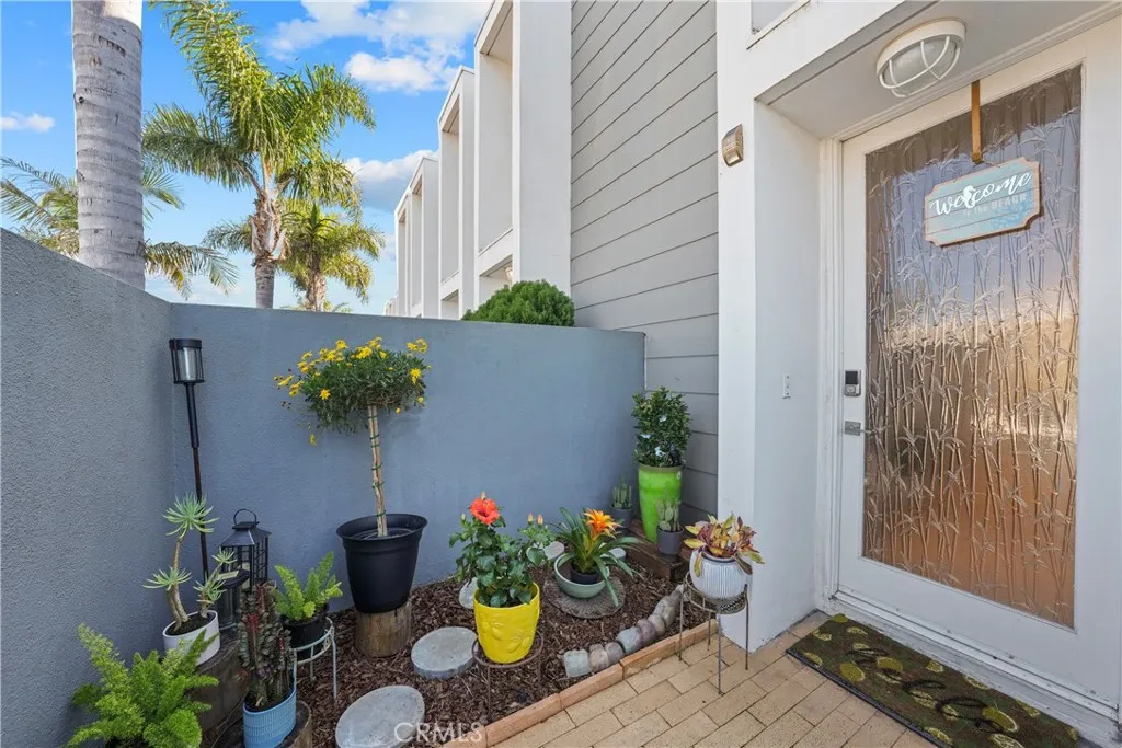 3954 Aladdin Drive, Huntington Beach, California 92649 home-pic-7