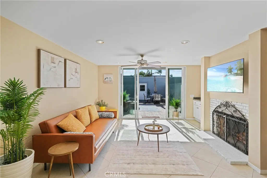 3954 Aladdin Drive, Huntington Beach, California 92649 home-pic-11