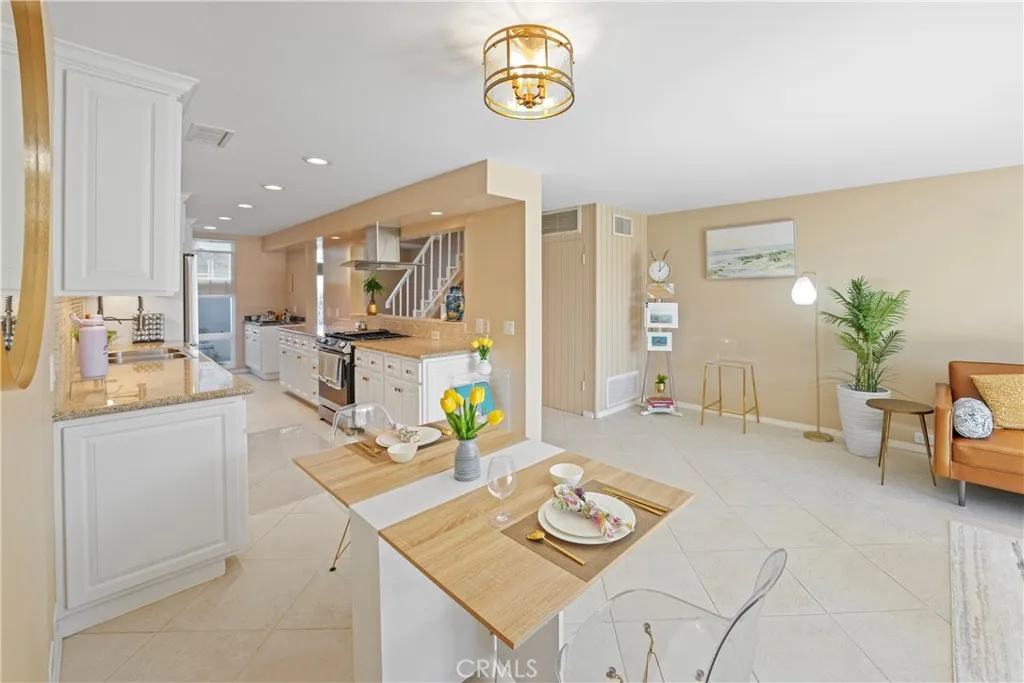 3954 Aladdin Drive, Huntington Beach, California 92649 home-pic-17