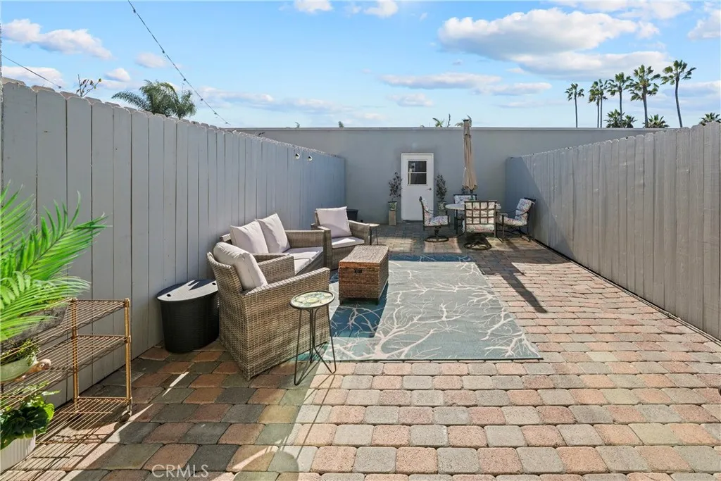 3954 Aladdin Drive, Huntington Beach, California 92649 home-pic-23