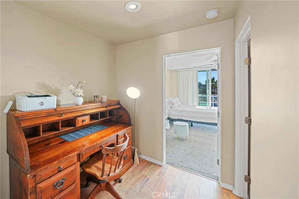 3954 Aladdin Drive, Huntington Beach, California 92649 home-pic-27