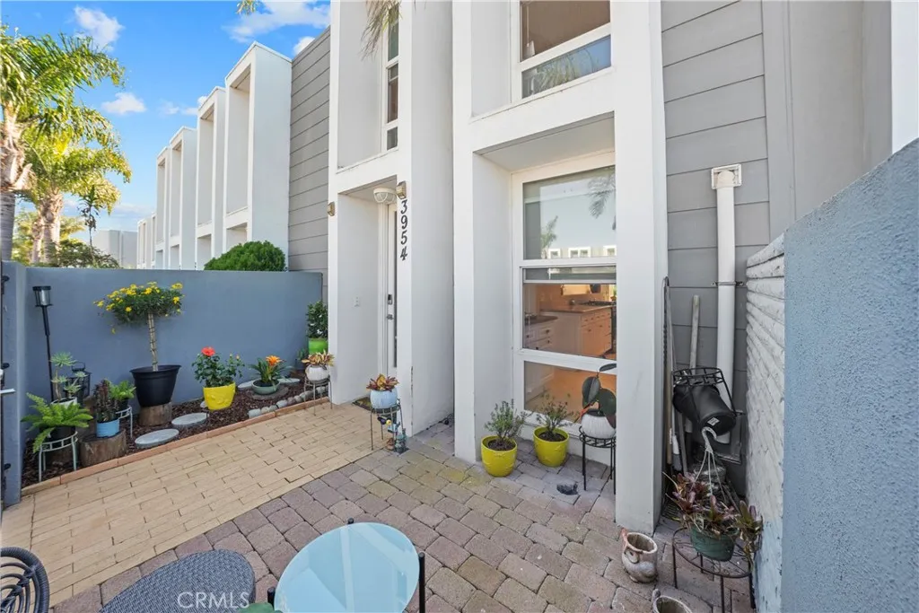 3954 Aladdin Drive, Huntington Beach, California 92649 home-pic-6
