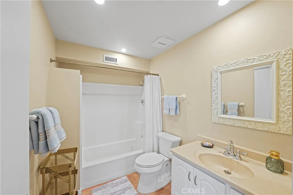 3954 Aladdin Drive, Huntington Beach, California 92649 home-pic-33