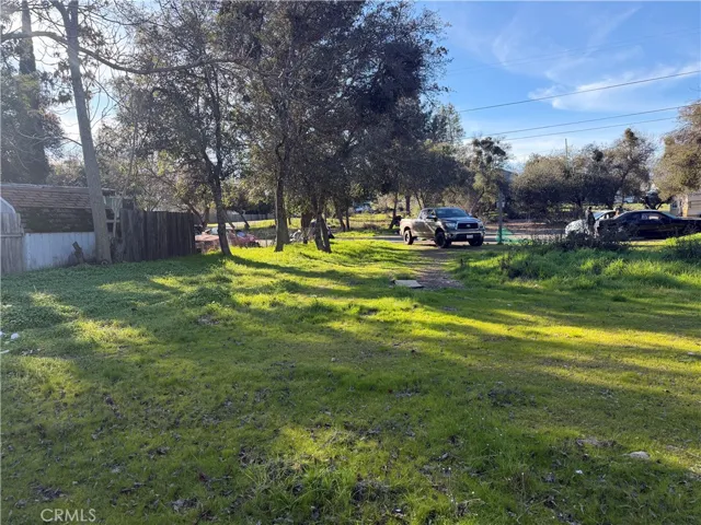 Looking toward Oleander from lot