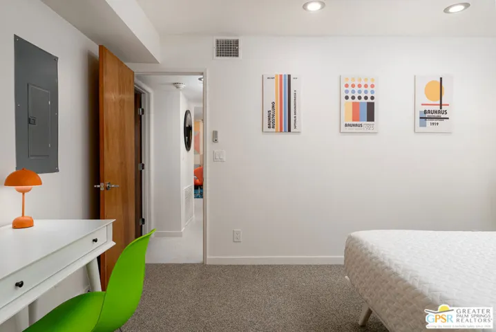 Unit 102 Guest Bedroom - Quere