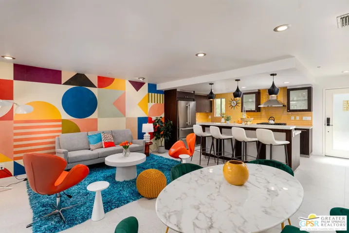 Unit 102 Living Room - Querenc