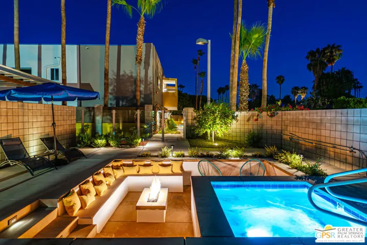 Pool/Firepit - Querencia Palms