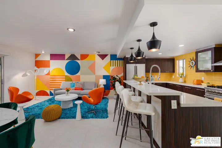 Unit 102 Living Room - Querenc