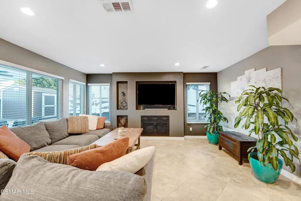 610 Nicole Drive, Newbury Park, California 91320 home-pic-16