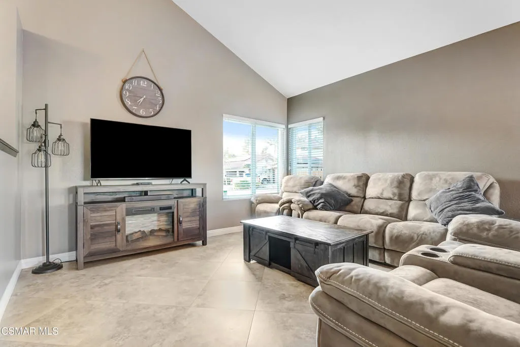 610 Nicole Drive, Newbury Park, California 91320 home-pic-3