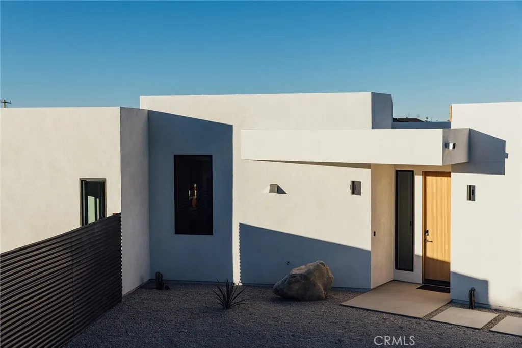 57885 Sierra Vista, Yucca Valley, California 92284 home-pic-34