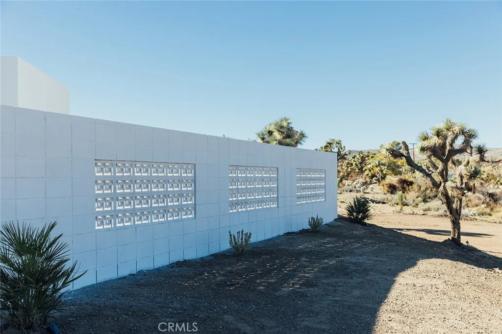 57885 Sierra Vista, Yucca Valley, California 92284 home-pic-45
