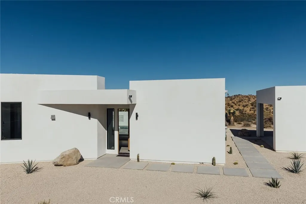 57885 Sierra Vista, Yucca Valley, California 92284 home-pic-33