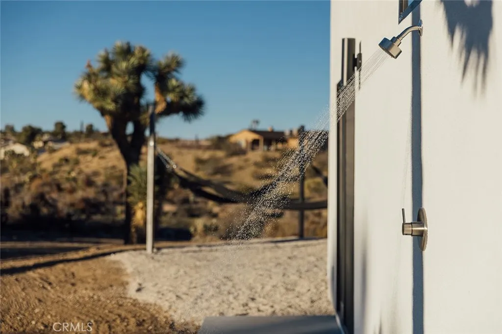 57885 Sierra Vista, Yucca Valley, California 92284 home-pic-37