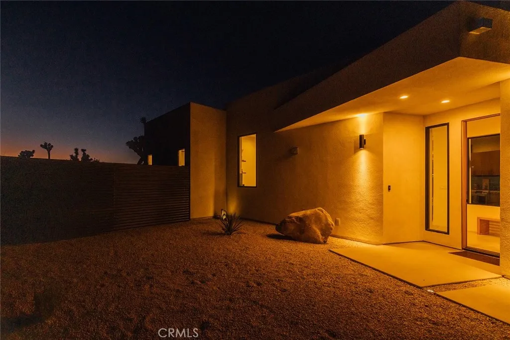 57885 Sierra Vista, Yucca Valley, California 92284 home-pic-53