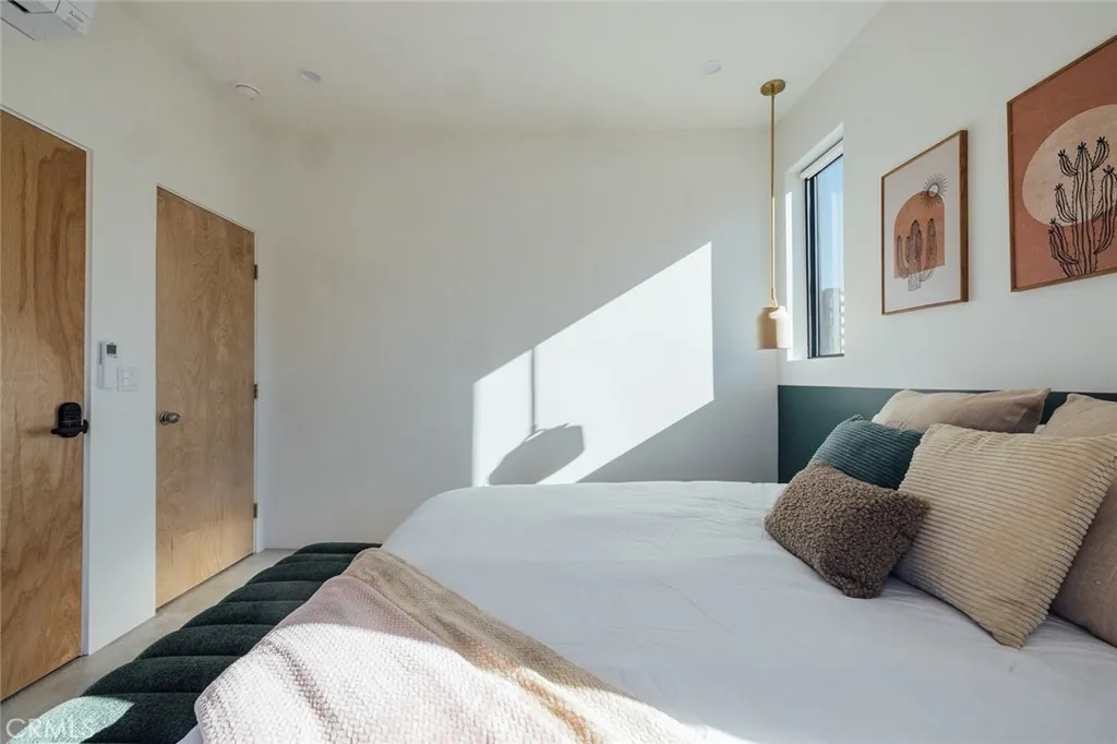 57885 Sierra Vista, Yucca Valley, California 92284 home-pic-25