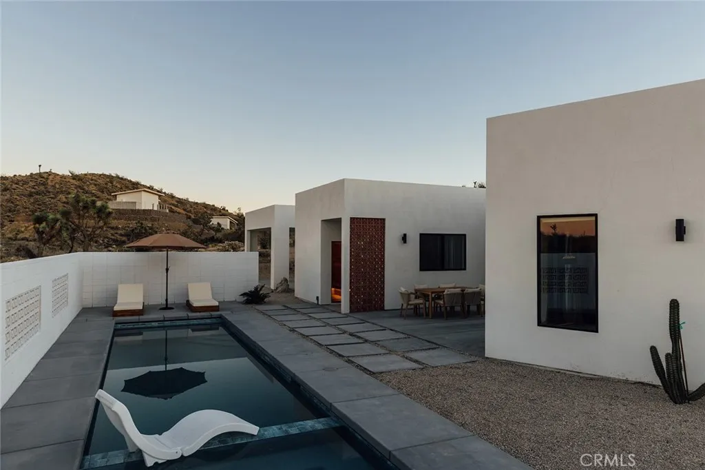57885 Sierra Vista, Yucca Valley, California 92284 home-pic-48