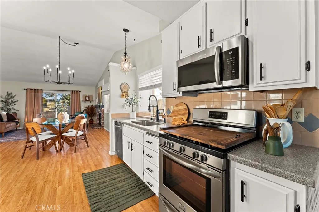 3502 White Oak Drive, Banning, California 92220 home-pic-7