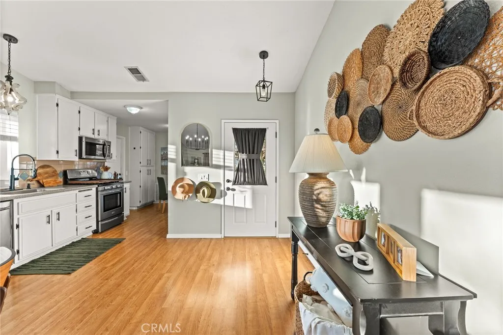 3502 White Oak Drive, Banning, California 92220 home-pic-8