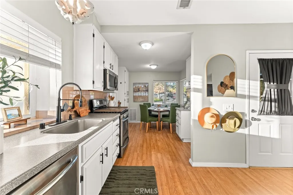 3502 White Oak Drive, Banning, California 92220 home-pic-4