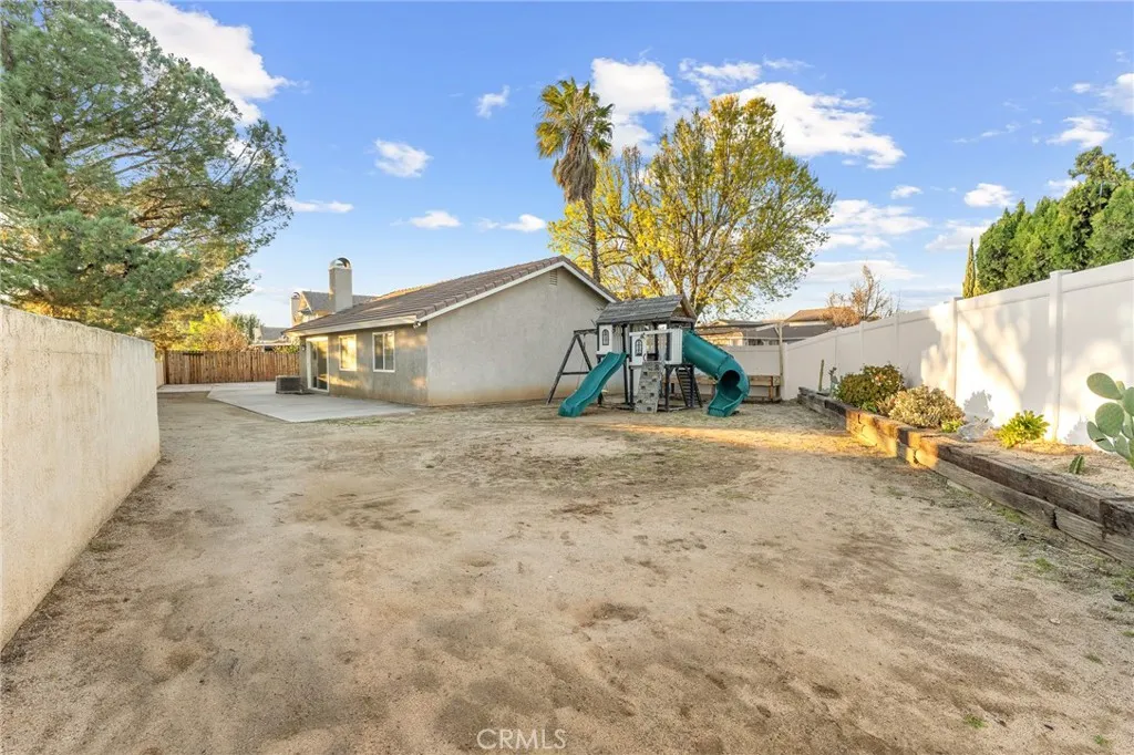 3502 White Oak Drive, Banning, California 92220 home-pic-26