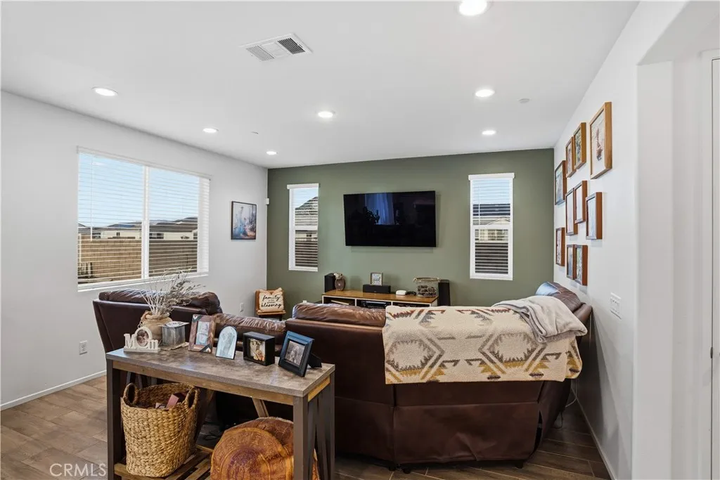 474 Mistyblue Court, Hemet, California 92543 home-pic-6