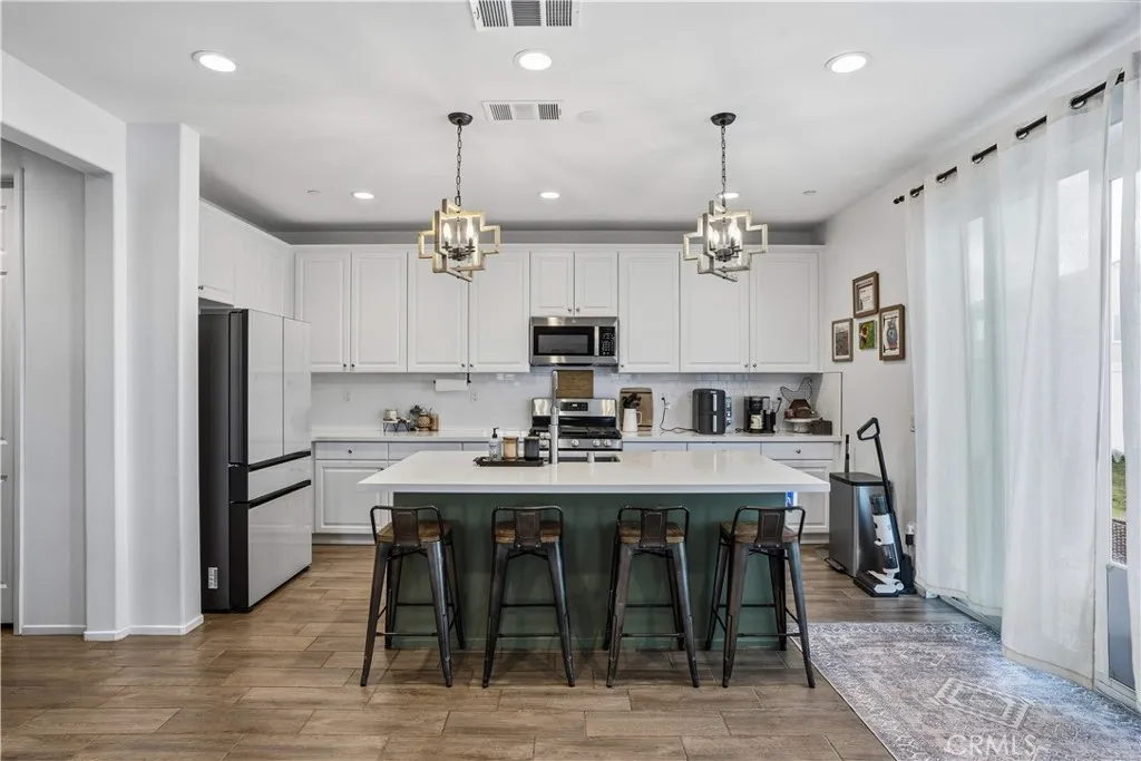 474 Mistyblue Court, Hemet, California 92543 home-pic-11