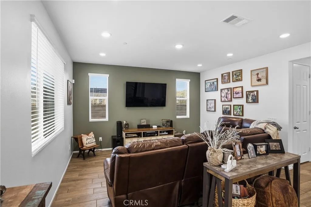 474 Mistyblue Court, Hemet, California 92543 home-pic-8