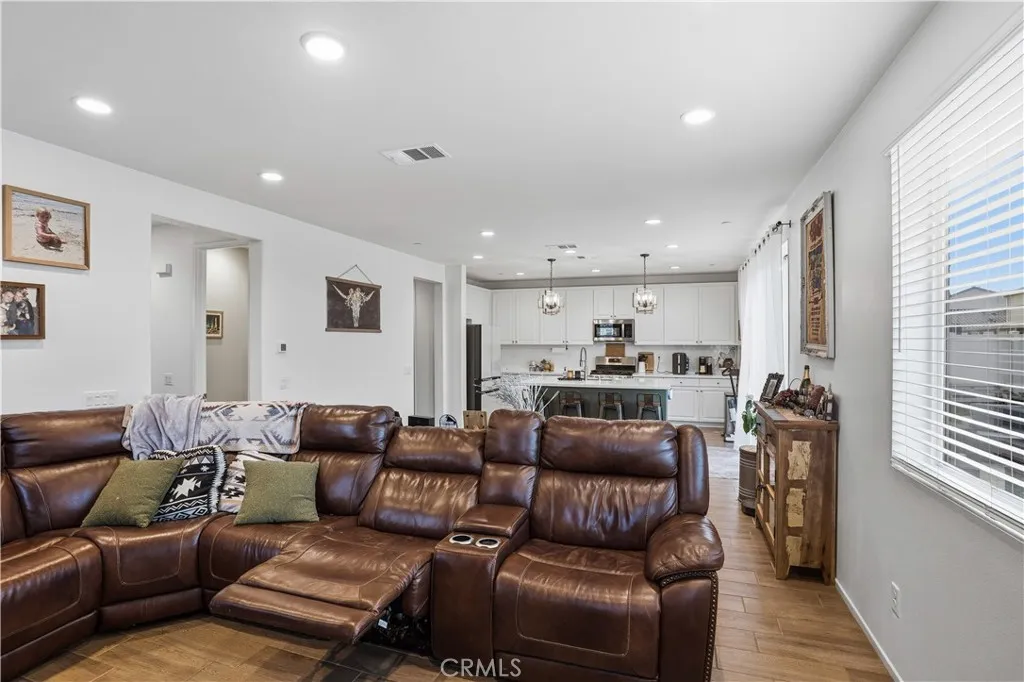474 Mistyblue Court, Hemet, California 92543 home-pic-7