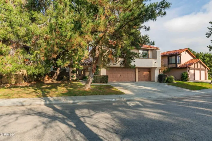 08_front_exterior_3