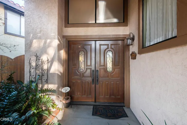 10_front_exterior_5