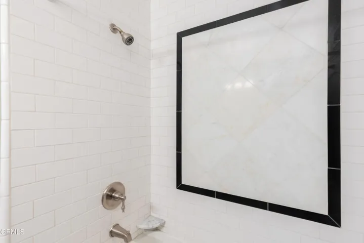 32_bathroom_3