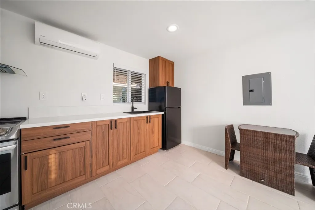 1610 N Amador Avenue, Ontario, California 91764 home-pic-41