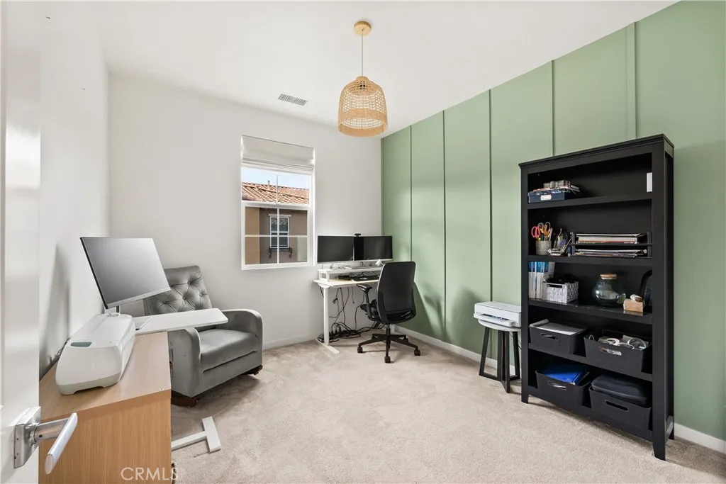 28687 Jardineras, Valencia, California 91354 home-pic-12