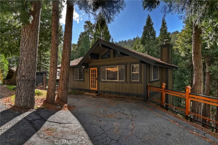 744 Bergschrund, Crestline, California 92325