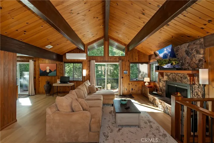 1st floor  living room