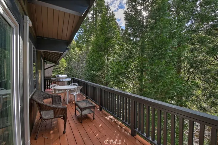 Deck to 1st floor